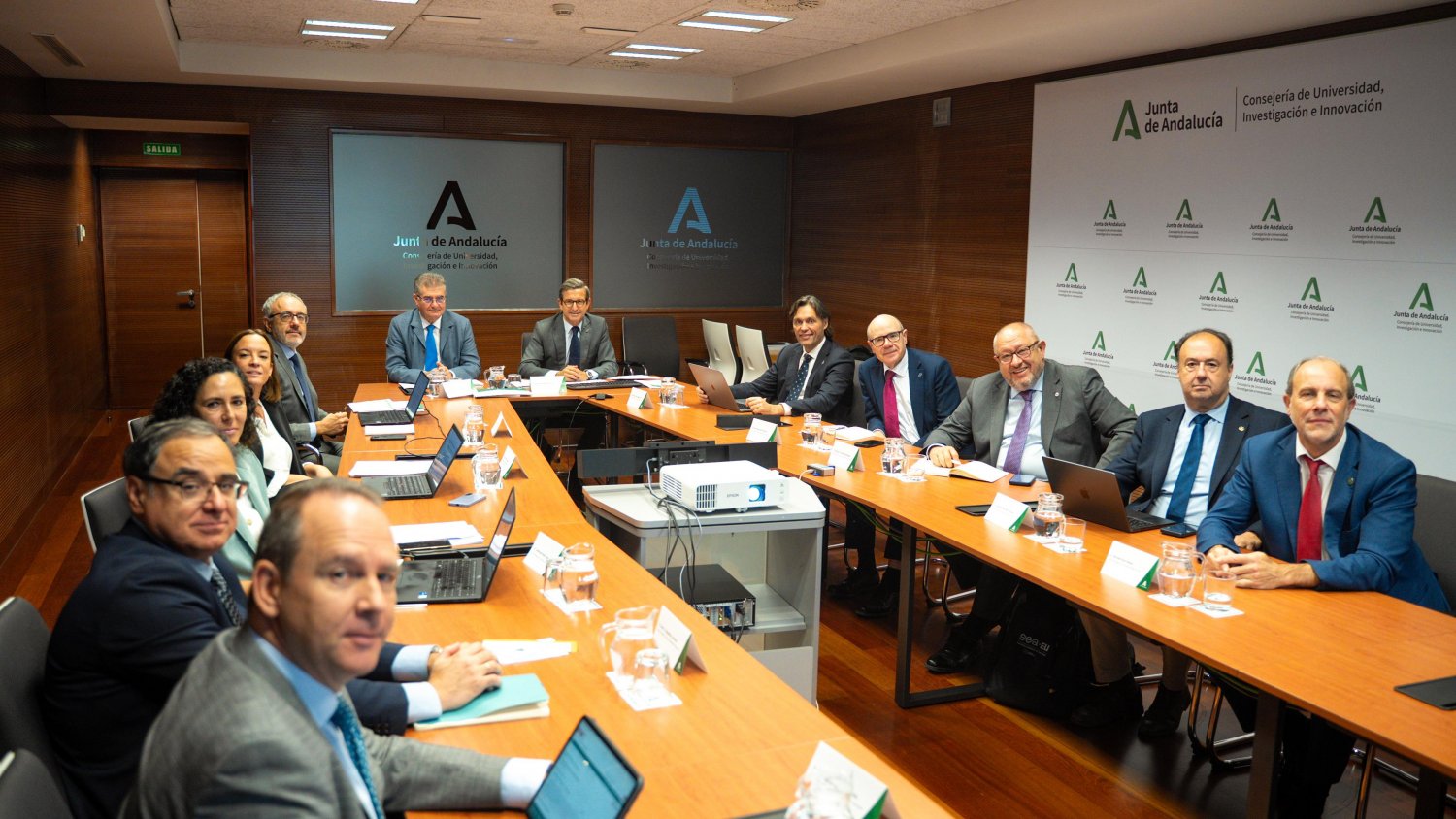 La Junta presenta a los rectores estrategias para desarrollar y retener talento hasta 2030