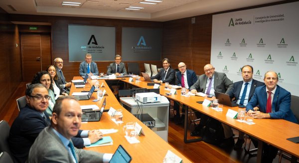 La Junta presenta a los rectores estrategias para desarrollar y retener talento hasta 2030