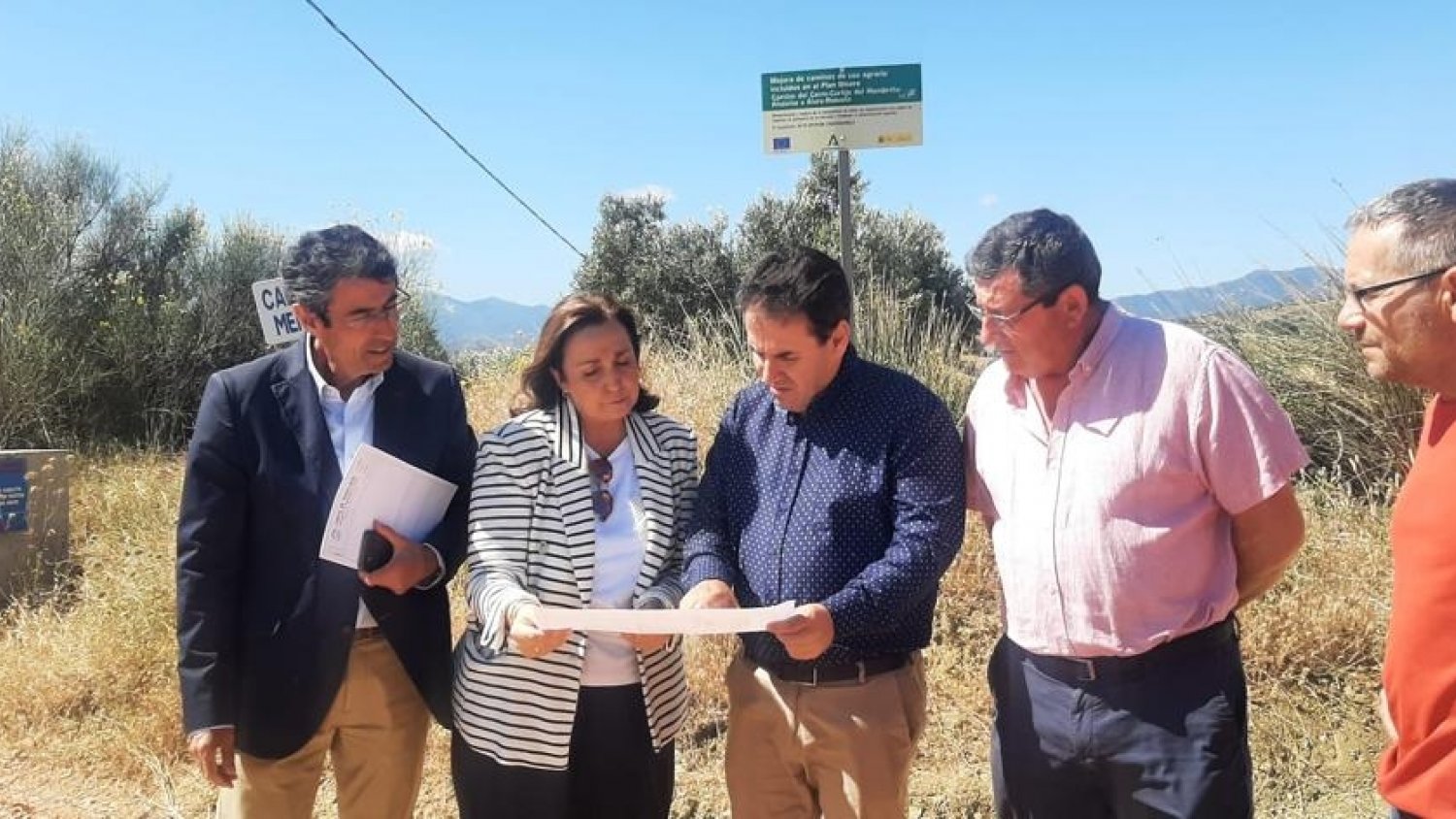 La viceconsejera de Agricultura realiza una visita técnica a las actuaciones en caminos rurales de Casarabonela