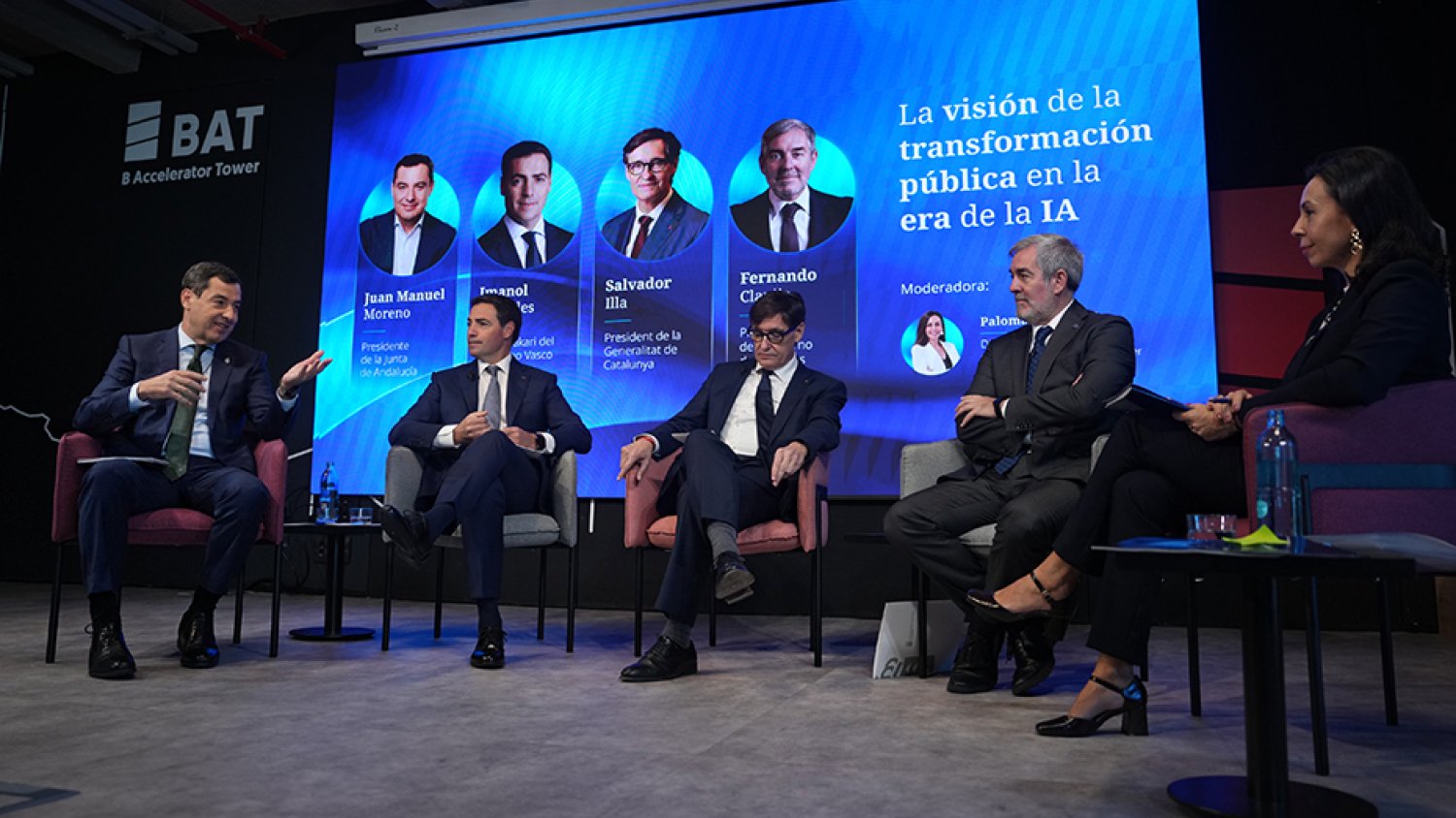 Juanma Moreno presenta la Conserjería de Inteligencia Artificial en un encuentro en Bilbao