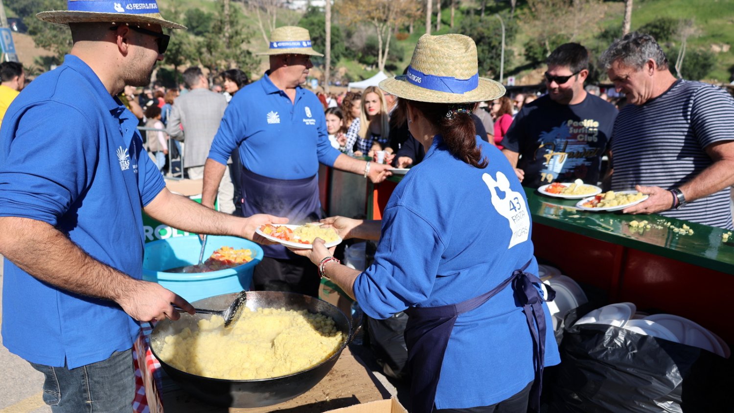 Torrox abre las convocatorias para elegir los vinos y el cartel de su 45ª Fiesta de las Migas