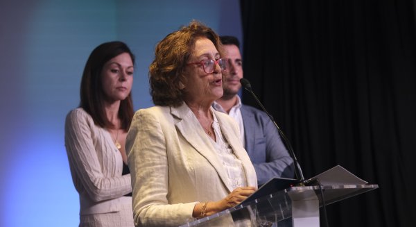 La periodista Lucía Méndez clausura 'Prensa sin Edad', un proyecto de alfabetización mediática que formó a 350 mayores