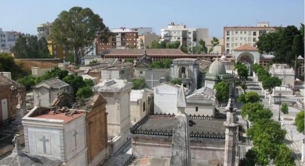 Los cementerios de Málaga amplían sus horarios por la festividad de Todos los Santos 