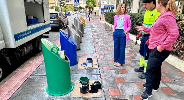 Fuengirola pinta más de 300 buzones de recogida selectiva de residuos