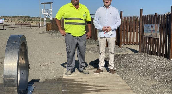 La Playa Canina de Torre del Mar inicia su temporada con diversas mejoras y una ampliación