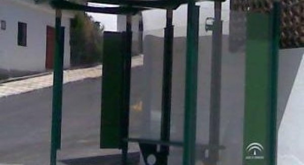 La Junta de Andalucía licita la instalación de marquesinas para el transporte interurbano en Málaga