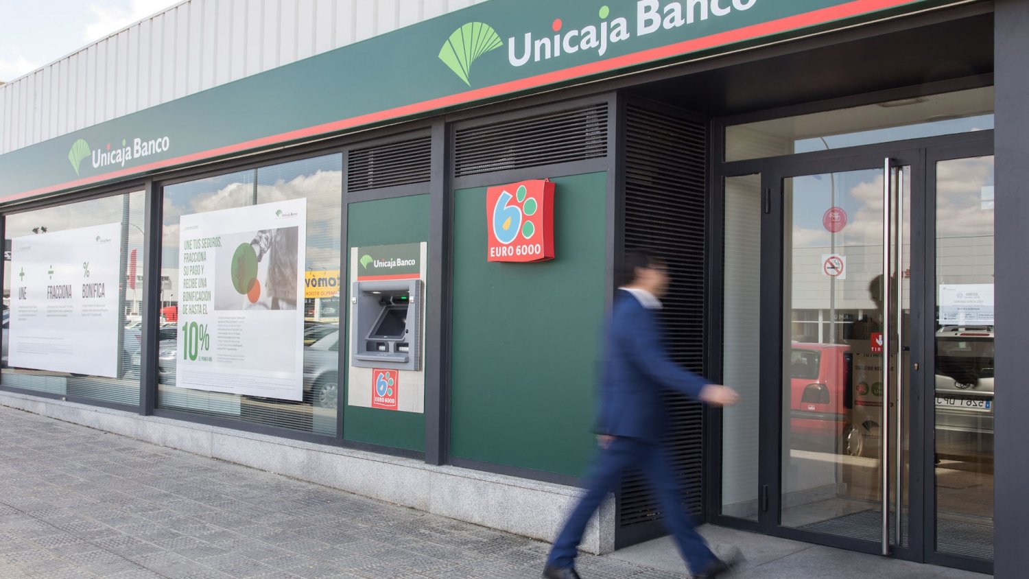Los clientes de Unicaja Banco pueden recibir por adelantado la devolución de la Renta