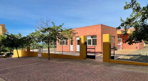 Estepona ya empieza a prestar servicios del centro de estancia diurna cedido a AFESOL