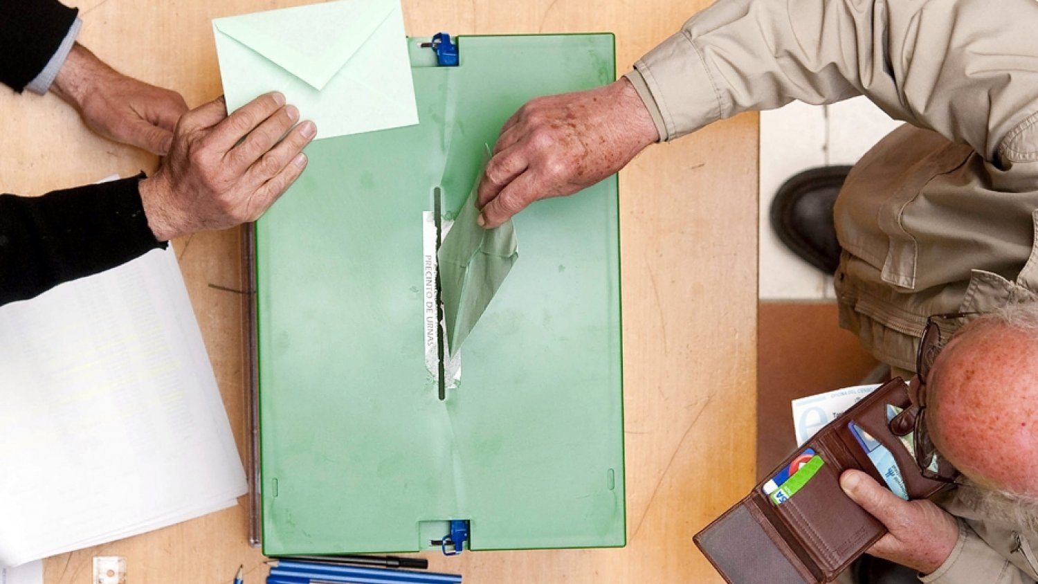 19J.- Aprobado el decreto para facilitar la participación de los trabajadores en las elecciones