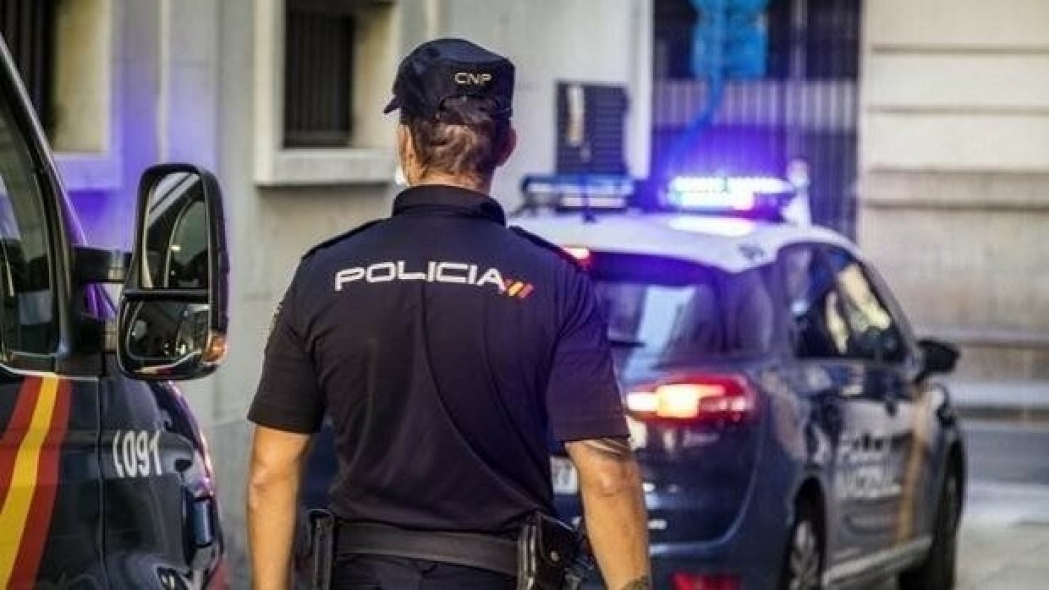 Detenido en Fuengirola un falso policía que extorsionó a una mujer tras captarla en un portal online de citas