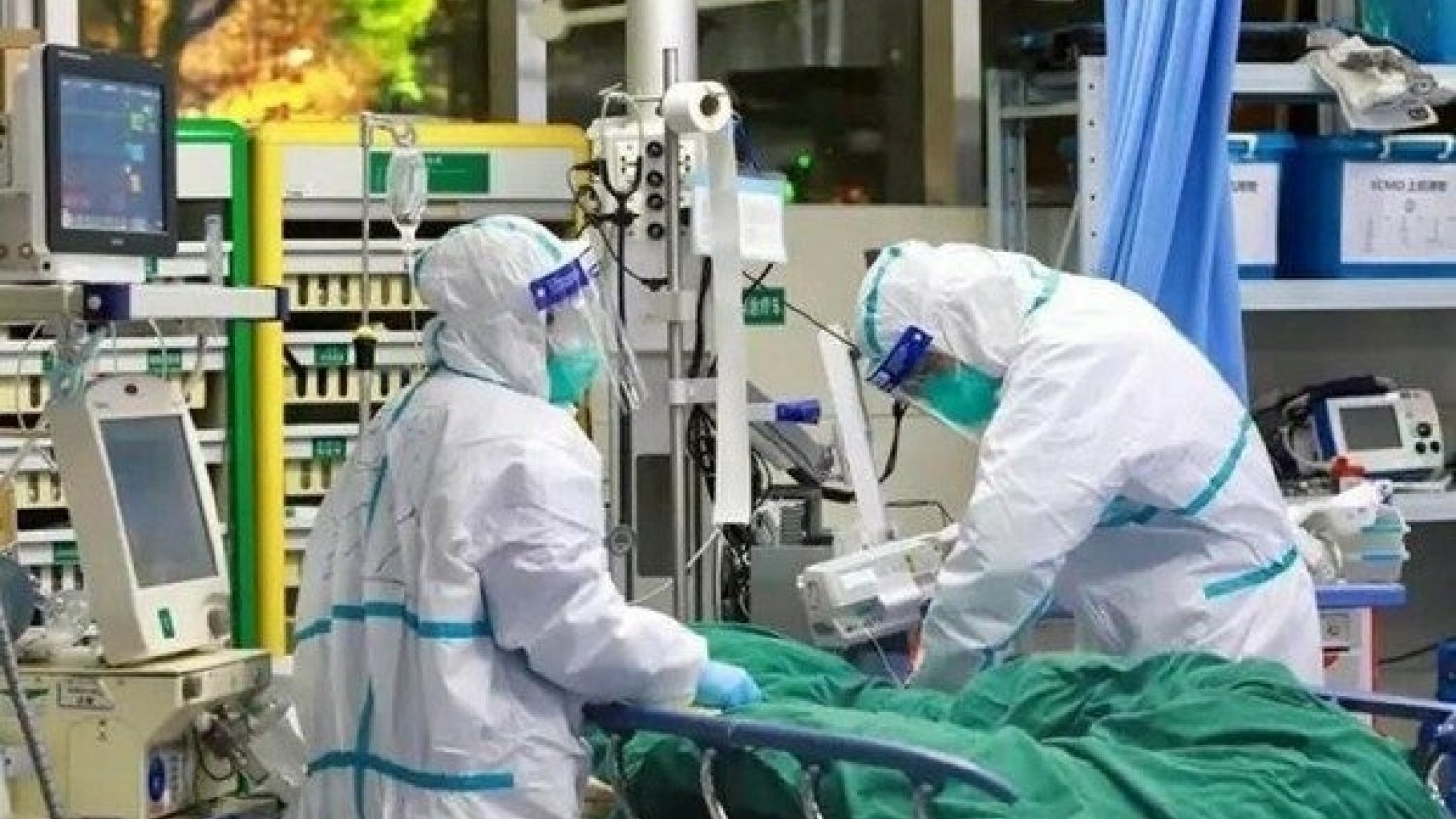 Málaga notifica 872 contagios en una jornada con cinco fallecidos por covid-19