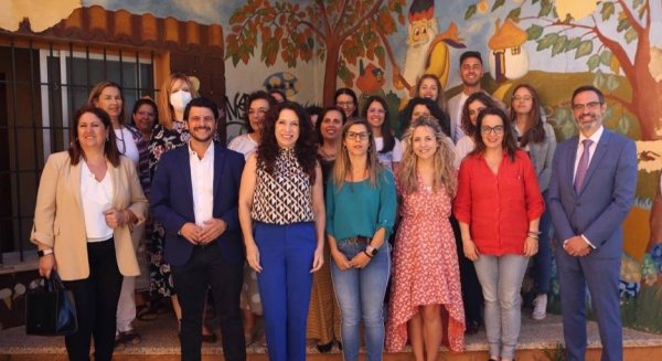Ruiz resalta el trabajo de las asociaciones en la atención a mujeres en riesgo de exclusión social