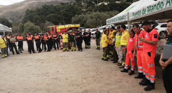 La Junta prueba con un simulacro en Cómpeta la eficacia de los mecanismos en caso de incendio forestal
