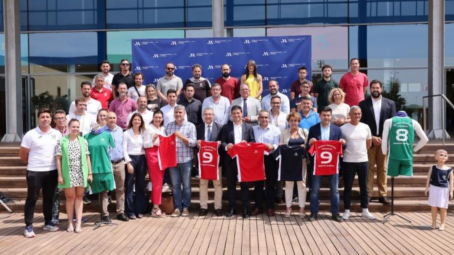 La Diputación renueva las equipaciones de 82 escuelas deportivas municipales