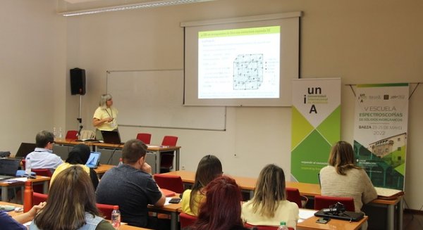 La Sede Antonio Machado de Baeza acoge la ‘V Escuela de Espectroscopías de Sólidos Inorgánicos’