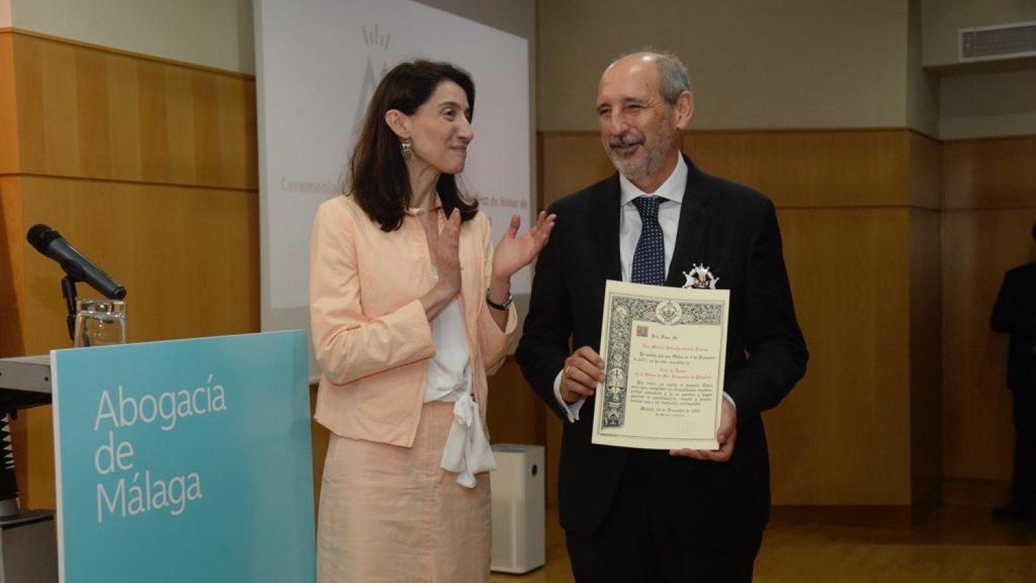 Manuel Camas recibe la Cruz de Honor de la Orden de San Raimundo de Peñafort