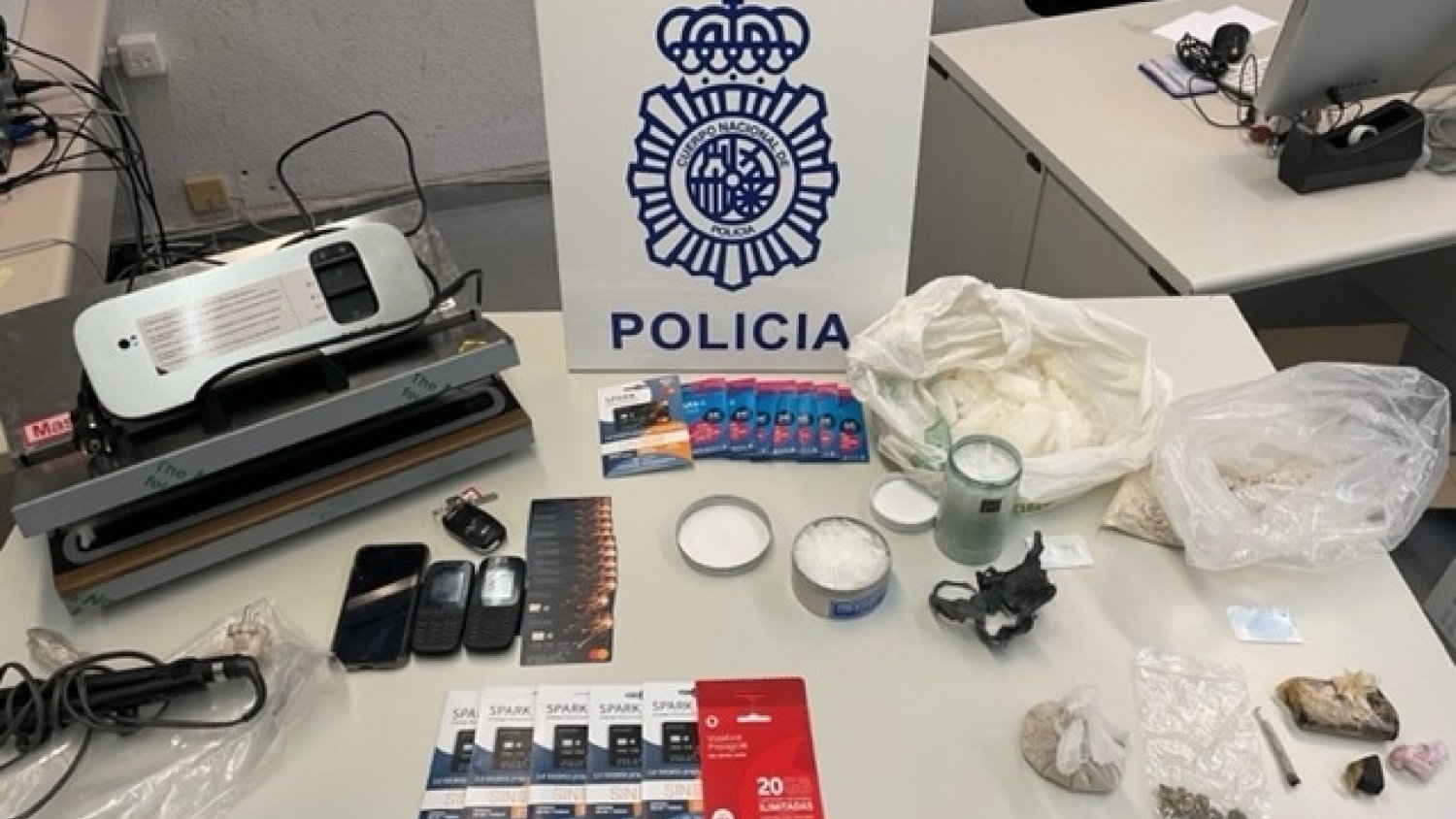 Detenido en Marbella un hombre con 1,5 kilogramos de MDMA ocultos en botes de productos de belleza