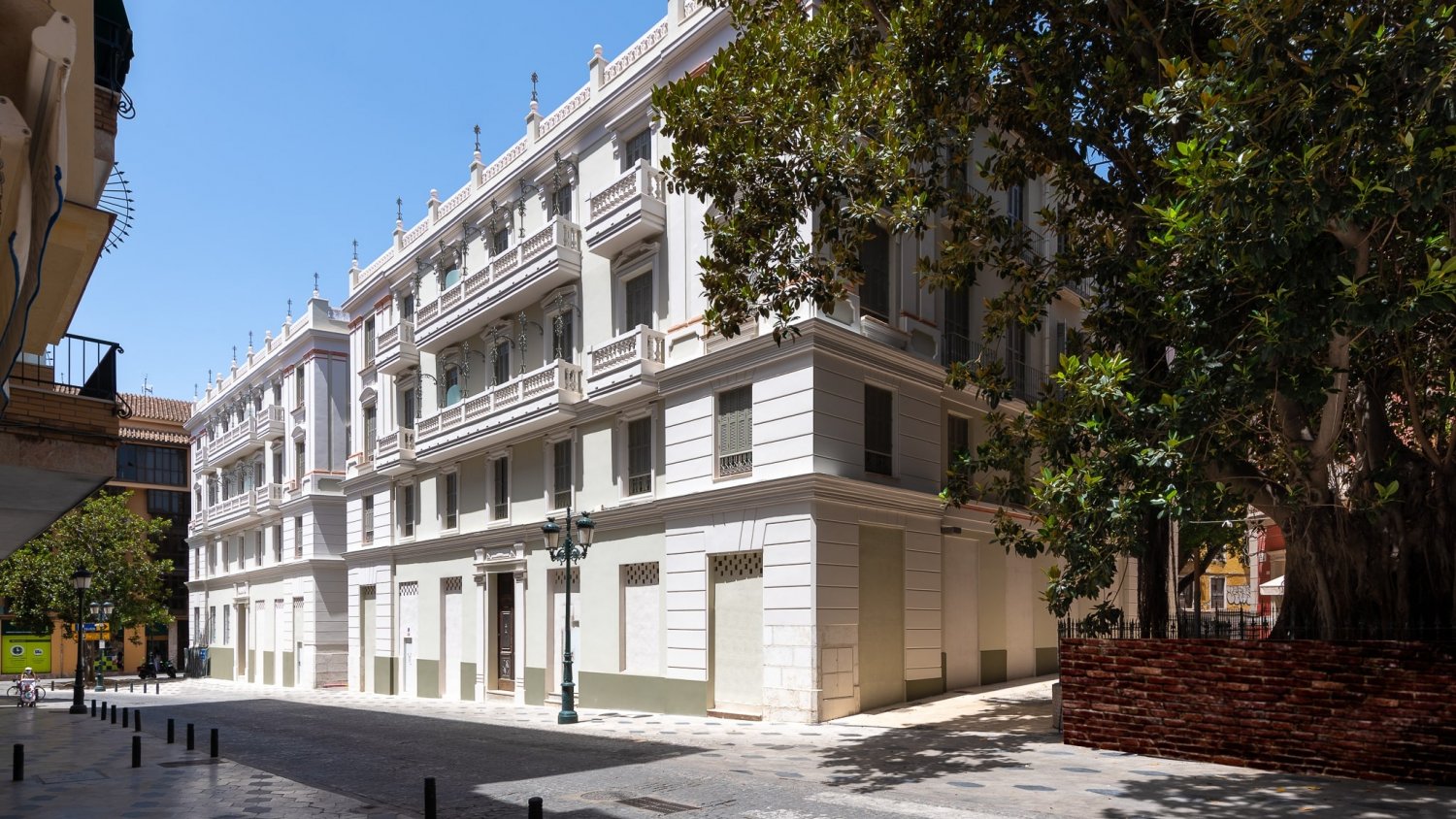El Ayuntamiento activa la contratación para renovar las plazas de San Pedro de  Alcántara y del Teatro