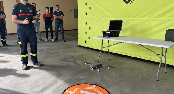 Fuengirola incorpora un colchón de salvamento y un dron para rescates a sus medios técnicos