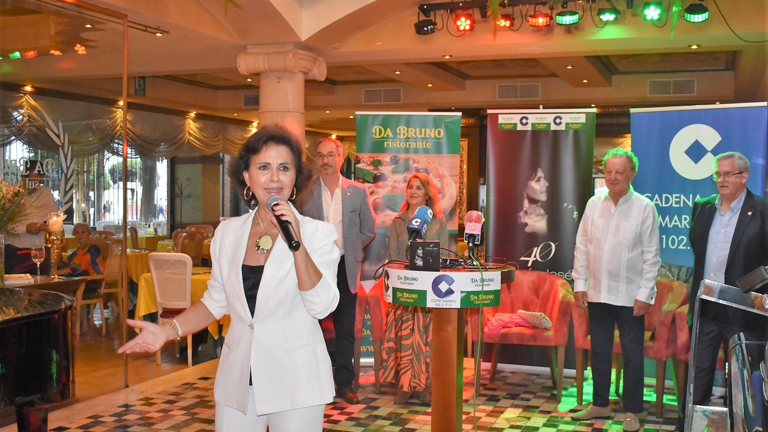 María José Santiago celebra en Marbella sus 40 años en la música