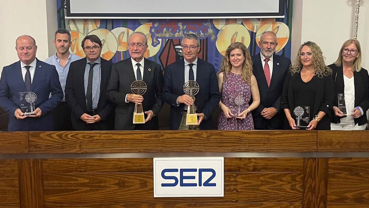 El Ayuntamiento de Antequera recibe el premio 'Nazareno del Año' por la exposición cofrade 'In Aeternvm'