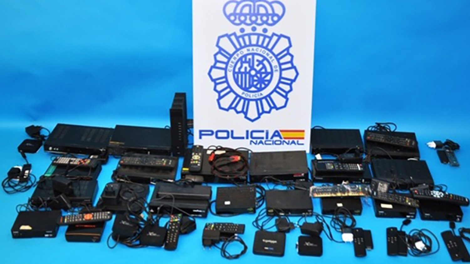 La Policía Nacional inspecciona 166 establecimientos por distribución ilícita de señal de televisión