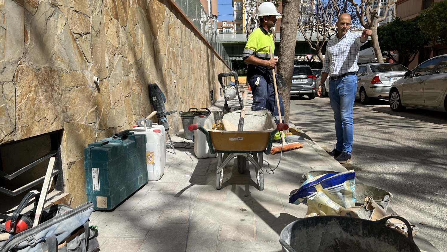 Fuengirola realiza en abril más de 300 actuaciones de reparación en la vía pública