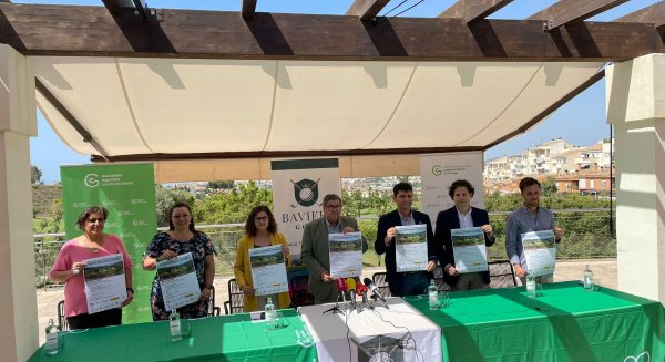 La asociación presenta el II Torneo de Golf Contra el Cáncer 'Costa del Sol Oriental- Axaqruía'