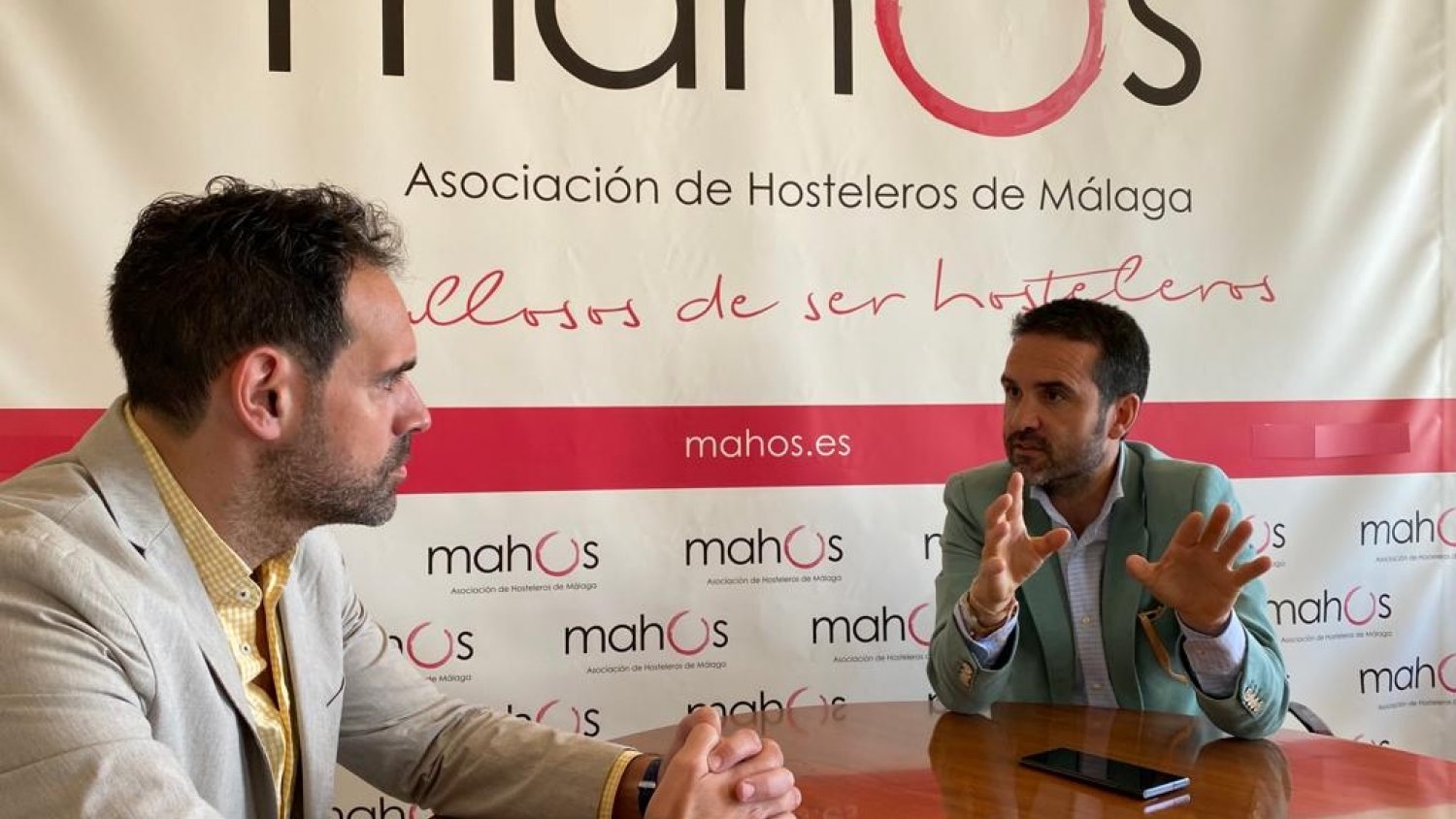 Turismo y Mahos se reúnen para potenciar la imagen de Málaga como destino