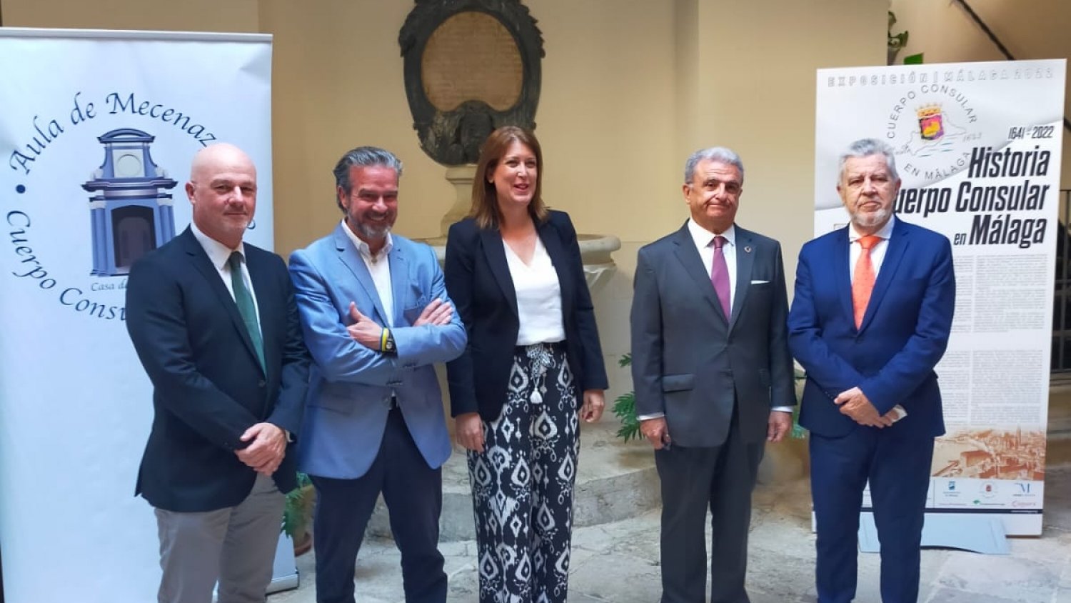 Málaga acoge en calle Larios la exposición para celebrar los 400 años de los consulados en la provincia