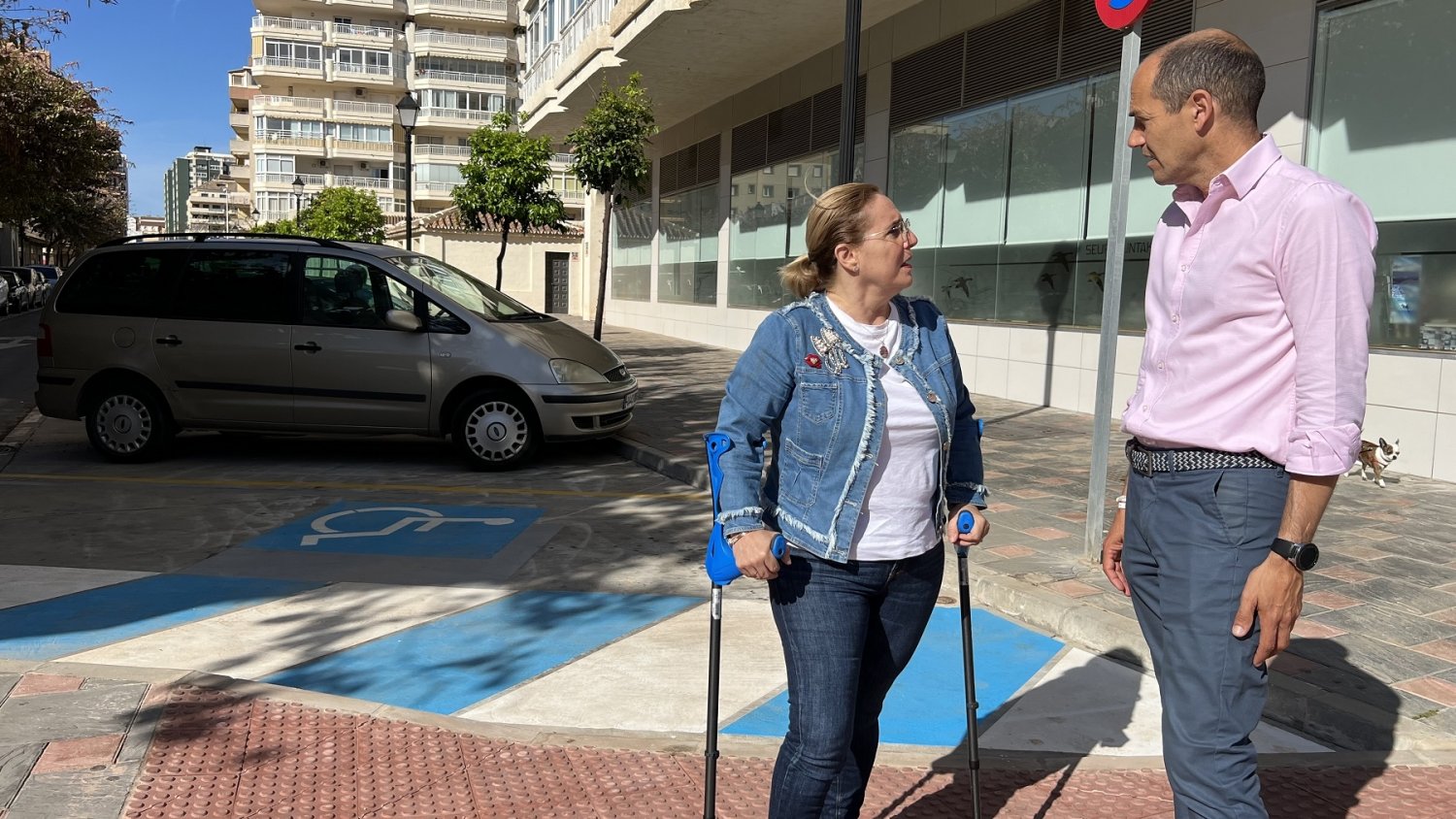 Fuengirola, una de las primeras ciudades en adaptar el aparcamiento de movilidad reducida a la normativa