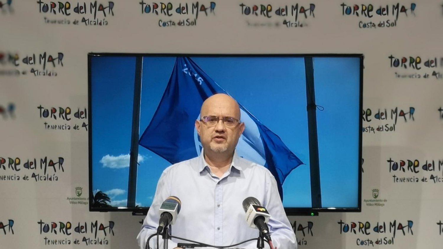 Vélez-Málaga renueva la Bandera Azul en las playas de Torre del Mar, La Caleta de Vélez y Benajarafe