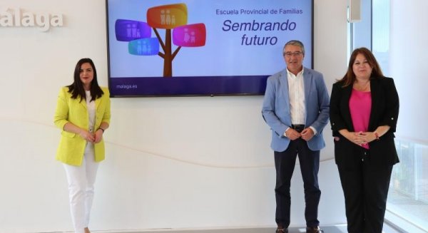 Diputación pone en marcha la Escuela Provincial de Familias con una web informativa y eventos