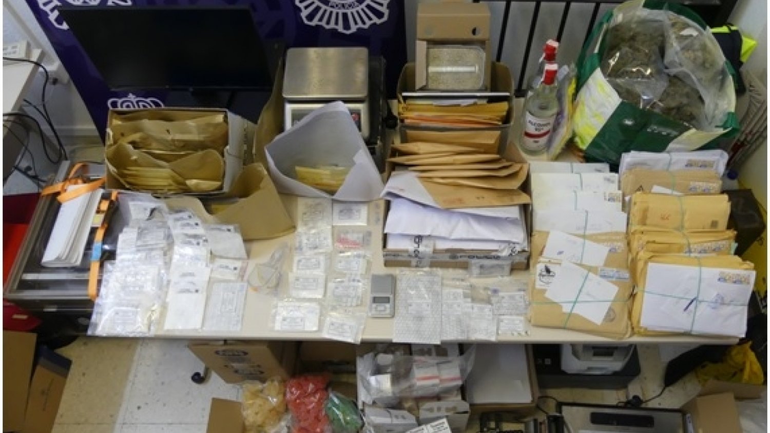 Intervenidos 11 kilogramos de ositos de gominolas impregnados en una sustancia alucinógena
