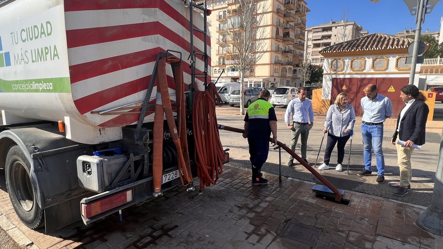 Fuengirola baldea sus calles con agua no potable para hacer un uso más sostenible