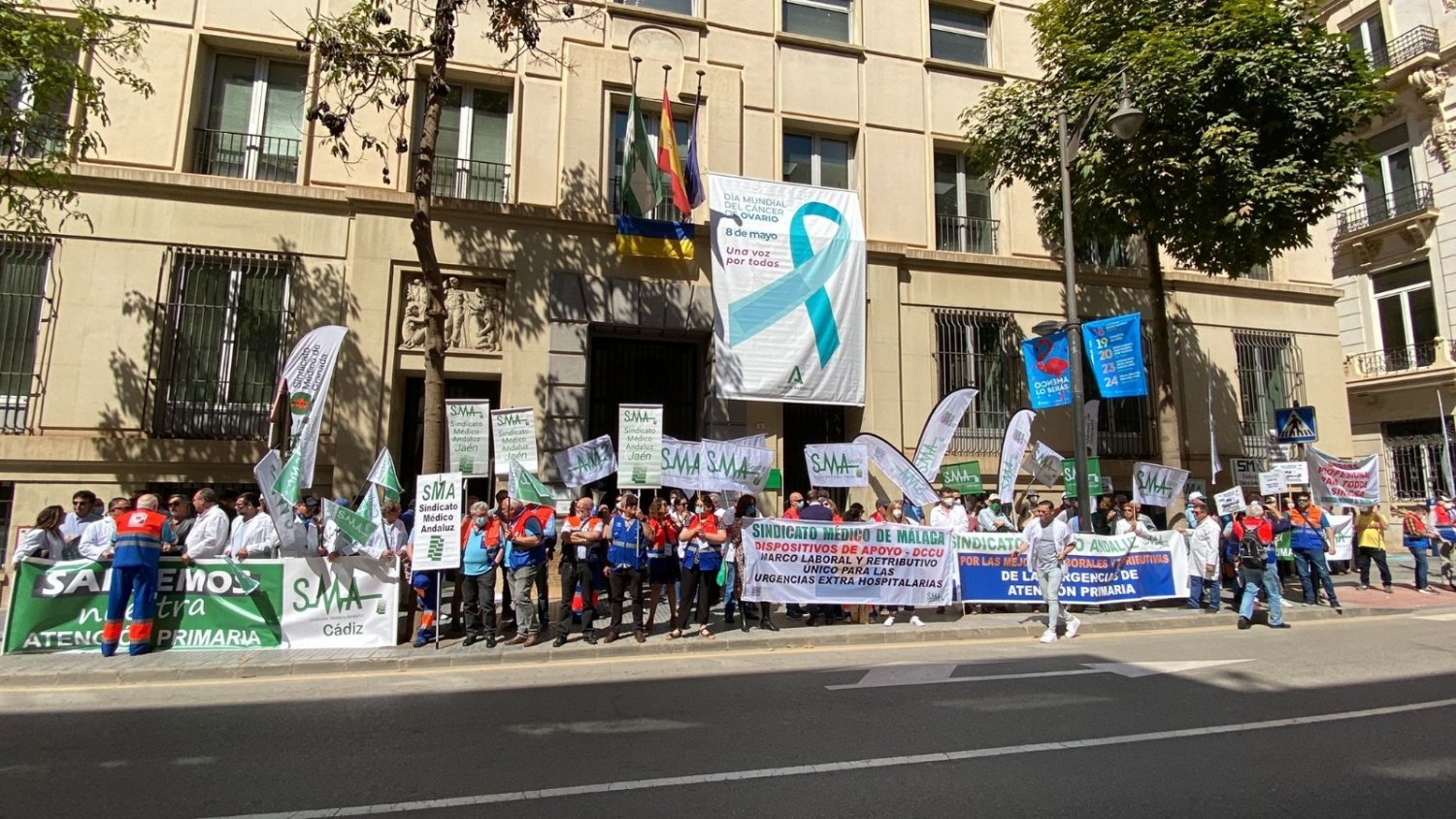 Los médicos andaluces se concentran por la situación 