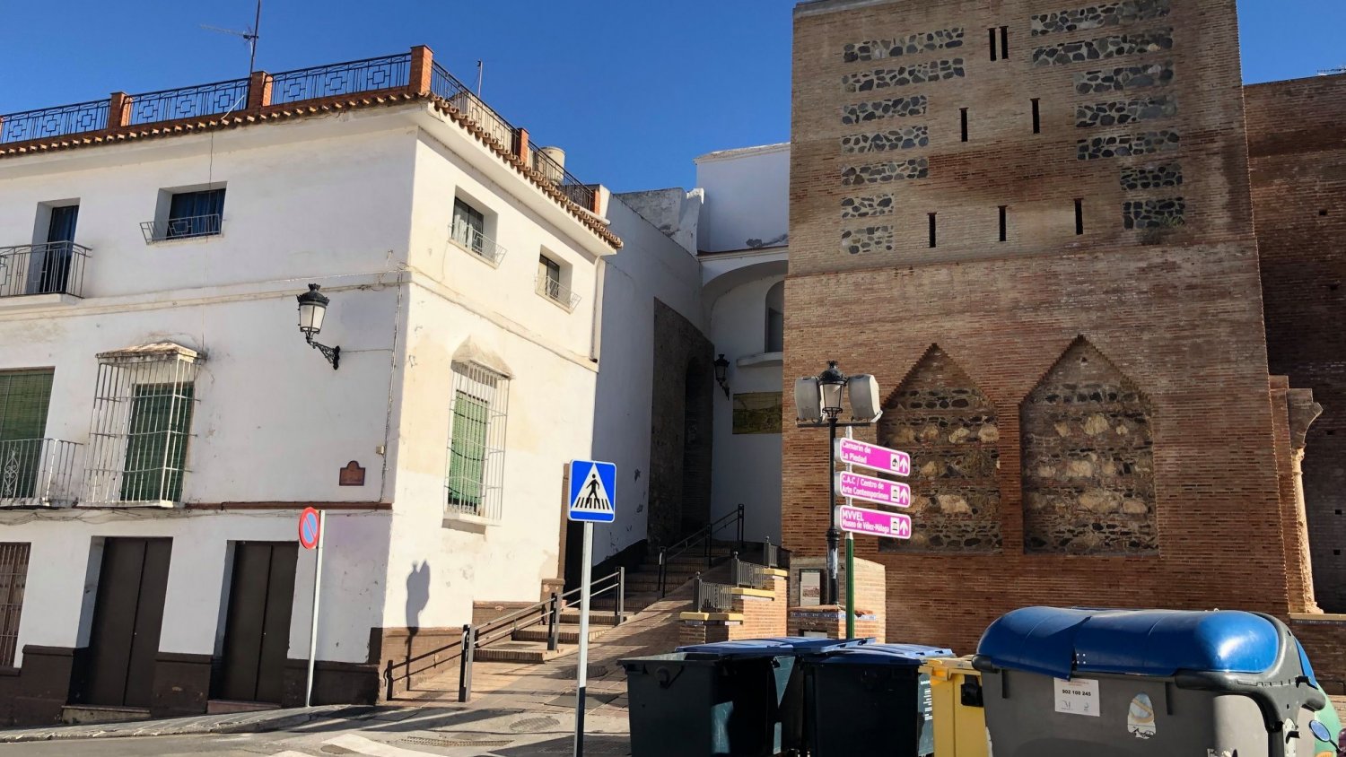Por Mi Pueblo Vélez-Málaga insta al Ayuntamiento que incluya un servicio de recogida de basura en La Villa