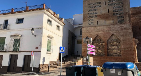 Por Mi Pueblo Vélez-Málaga insta al Ayuntamiento que incluya un servicio de recogida de basura en La Villa