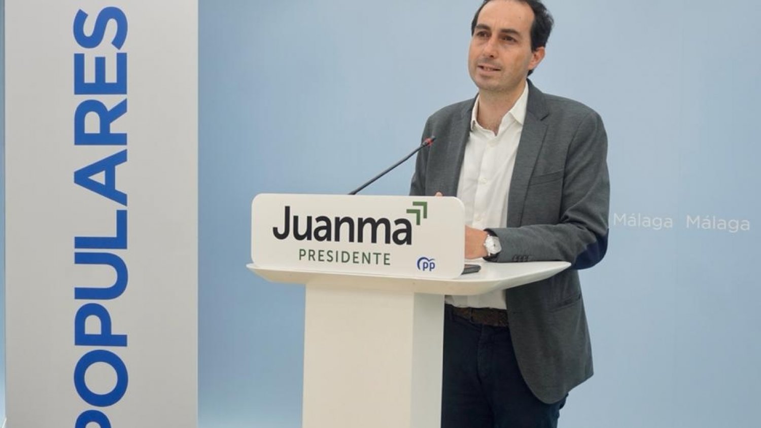 El portavoz del PP, Miguel Ángel Ruiz, anuncia la equiparación salarial del profesorado andaluz