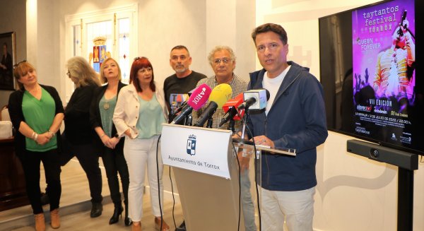 La música de Queen y lo mejor del pop de los 70 y 80 en el Taytantos de Torrox
