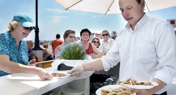 El paro desciende en Torremolinos casi un 33% en abril respecto al mismo mes del año pasado
