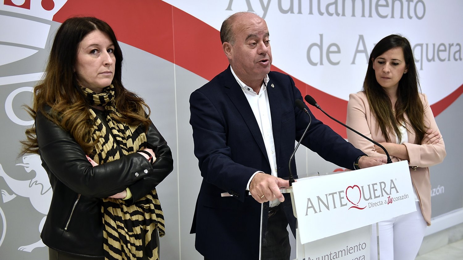 Manuel Barón señala que parques fotovoltaicos son una competencia exclusiva del Gobierno