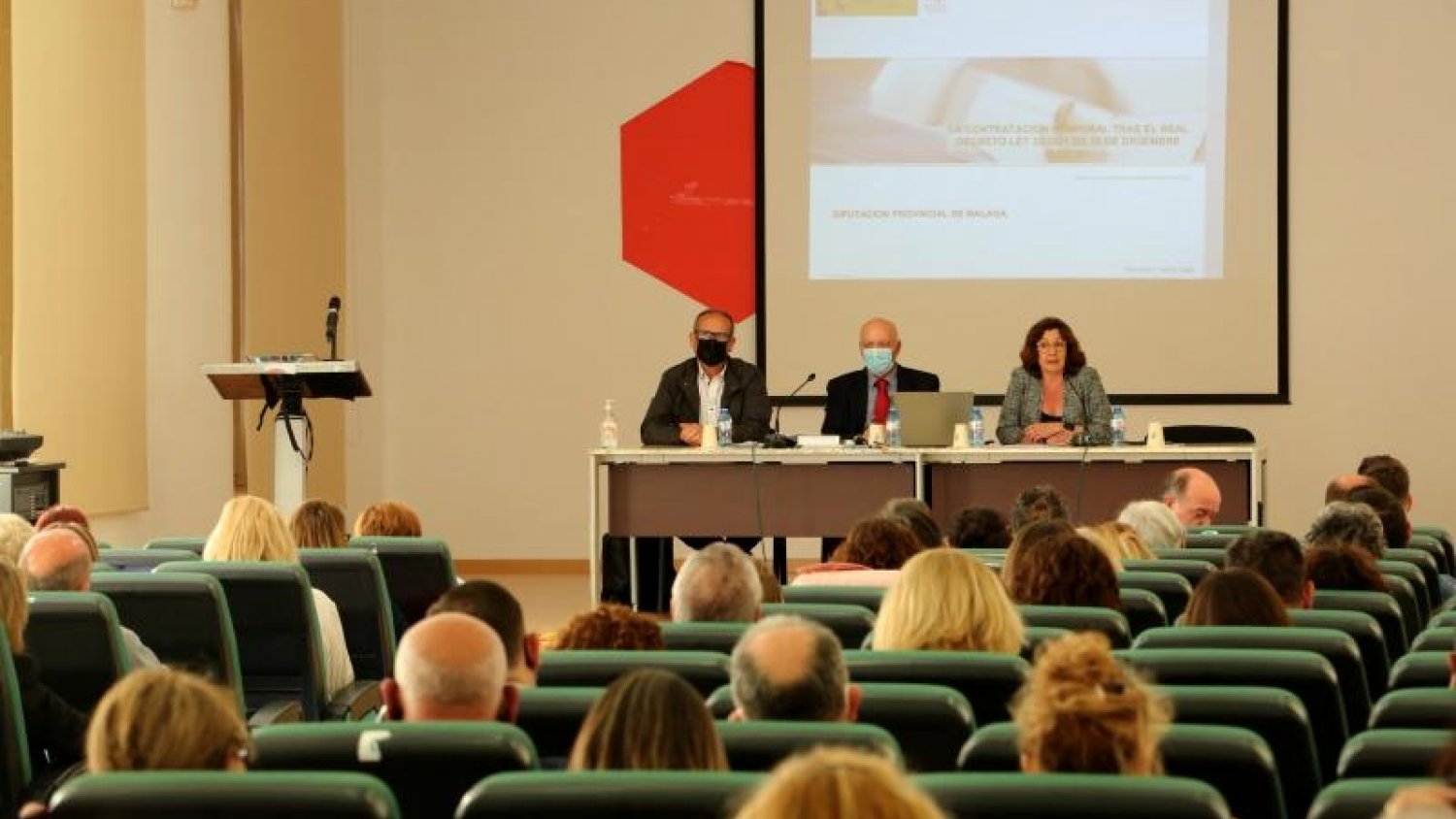 Más de 130 técnicos de 80 municipios participan en una jornada sobre la reforma laboral