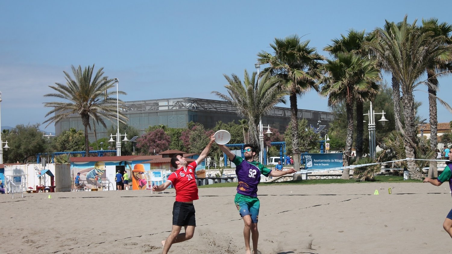 La playa de Huelin, escenario de 'La Copa del Sol Ultimate frisbee'