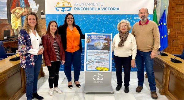 Rincón de la Victoria y la Hermandad del Carmen celebran la Cruz de Mayo