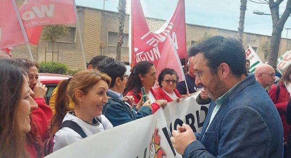 Unida Podemos y CCOO piden la reapertura de Tívoli y la subrogación de la plantilla