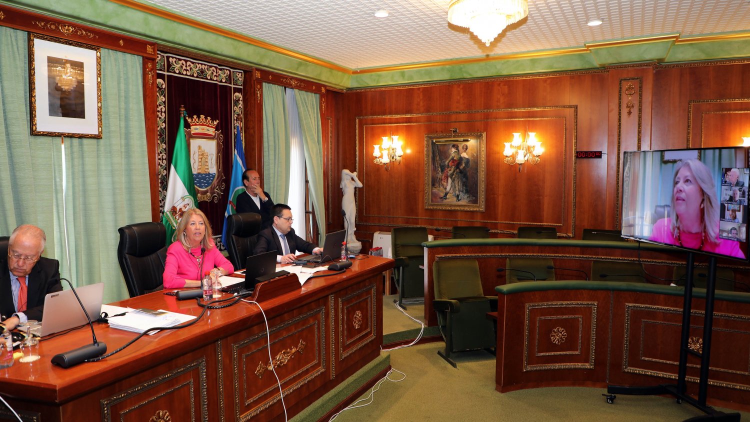 Marbella aprueba la concesión del título de Ciudadano Honorario a 15 personalidades