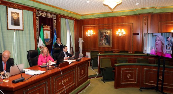 Marbella aprueba la concesión del título de Ciudadano Honorario a 15 personalidades