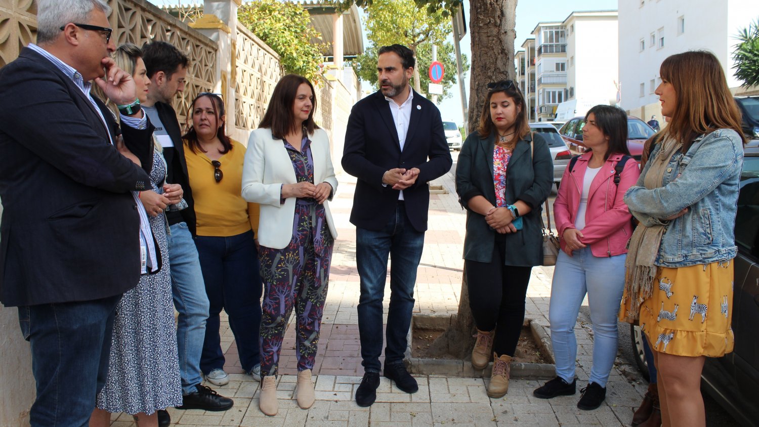 PSOE pide un mayor compromiso por la educación pública tras los recortes de Juanma Moreno
