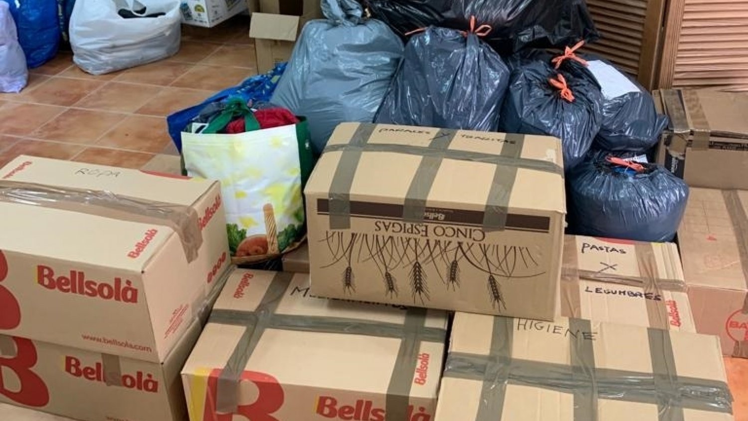Ojén realiza un tercer envío de ayuda humanitaria a Ucrania